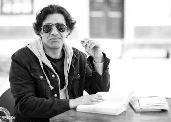 JOSE MICARD TEIXEIRA: Kat is the best black and white photographer in the world!