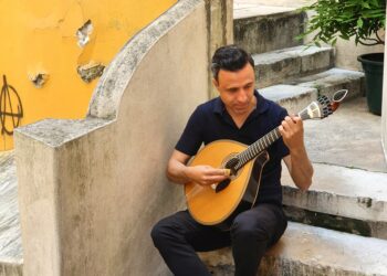 BTS of the photoshoot of portuguese musician LUIS BARROSO in Coimbra