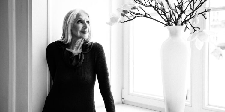 HELENA NOROWICZ photographed by Kat Piwecka