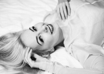 KAMILA ROWIŃSKA photographed by Kat Piwecka