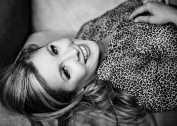 ANNA POWIERZA photographed by Kat Piwecka