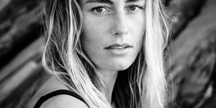 JOANA SCHENKER photographed by Kat Piwecka