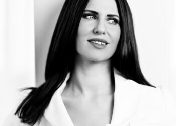 AGNIESZKA LUDWISIAK photographed by Kat Piwecka