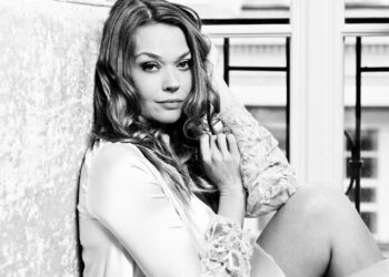 TAMARA ARCIUCH photographed by Kat Piwecka