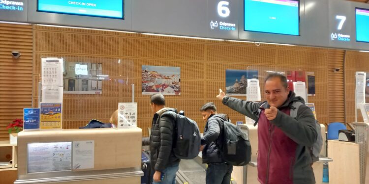 MARIO MENEZES “Os Polacos nem precisam de ir a Portugal … aqui, no aeroporto, nas partidas, estão expostas várias fotos do nosso país, da Kat Piwecka.”