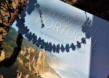 Iwona Słabuszewska-Krauze: Dopiero teraz, kiedy trzymam to cudo w ręku, widzę, jak dużo pracy włożyła w niego Kat Piwecka.