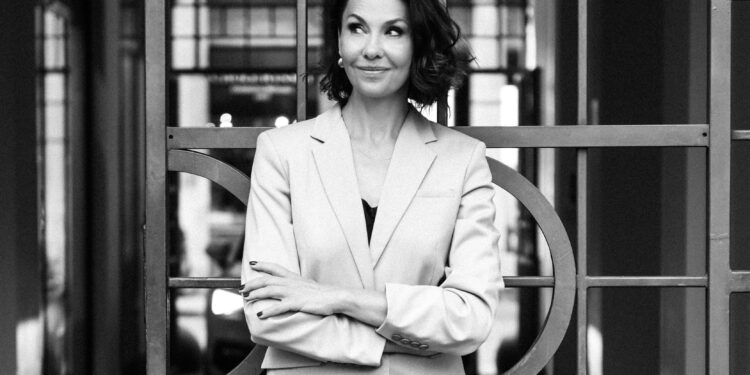 ANNA POPEK photographed by Kat Piwecka